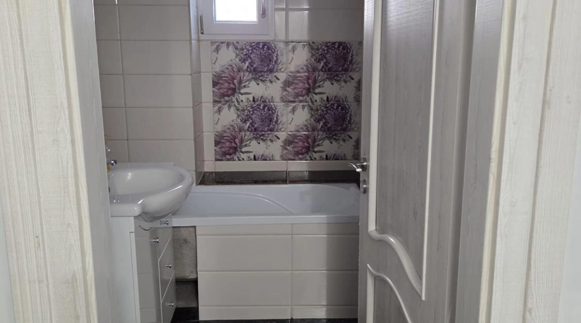 Oferta Apartament de vanzare, 3 camere, decomandat, 83 mp , Nicolina,  Prima Statie-Panasonic imagine 6