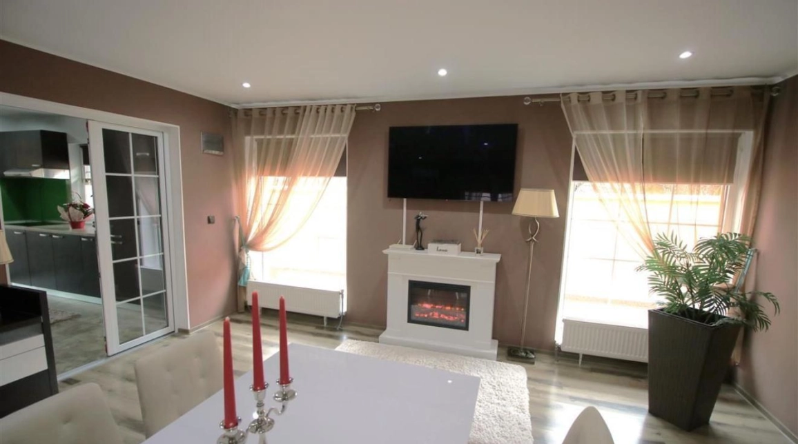 Oferta 3 camere, 150 mp , de vanzare casa in zona Miroslava,  in spate notar Miroslava imagine 9