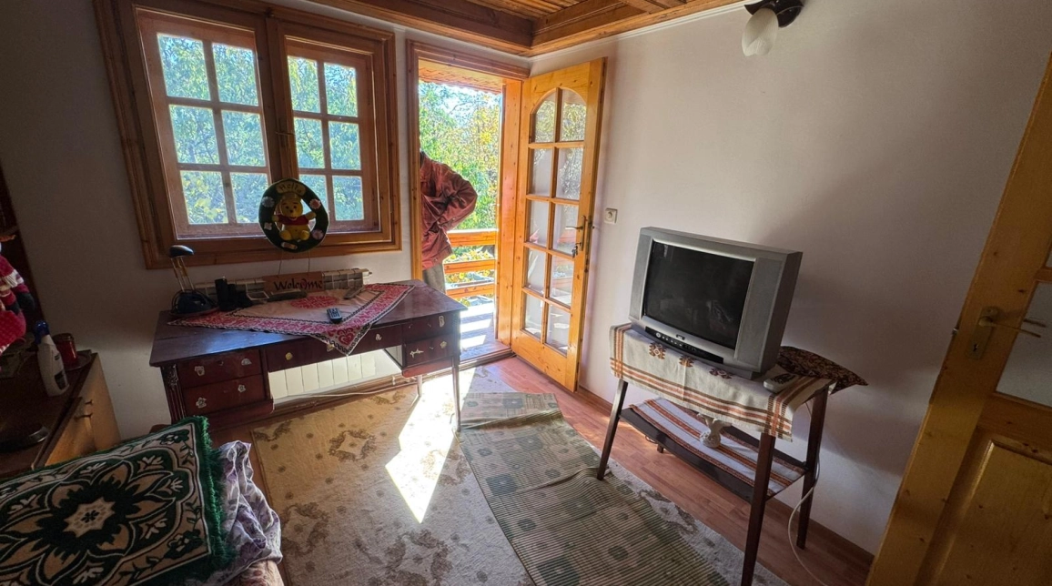 Oferta Casa de vanzare, 3 camere, 110 mp , Bucium,   inainte de Hamak imagine 7