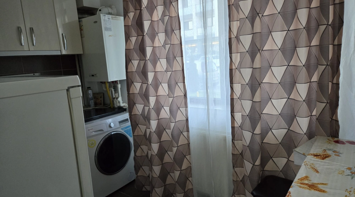 Oferta O camera, decomandat, 29 mp , de vanzare apartament in zona Valea Adanca,  5 drumuri imagine 2