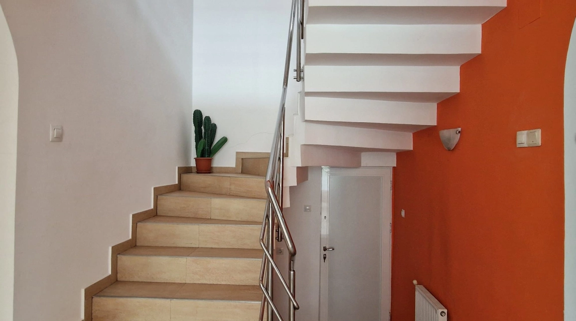 Oferta 4 camere, 180 mp , de vanzare casa in zona Bucium,   imagine 7