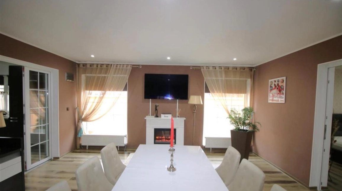 Oferta 3 camere, 150 mp , de vanzare casa in zona Miroslava,  in spate notar Miroslava imagine 8