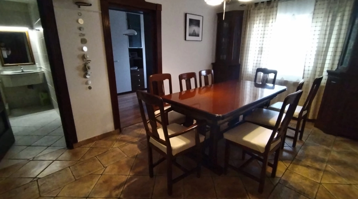 Oferta Apartament de inchiriat, 3 camere, decomandat, 98 mp , Centru,  TG Cucu imagine 7