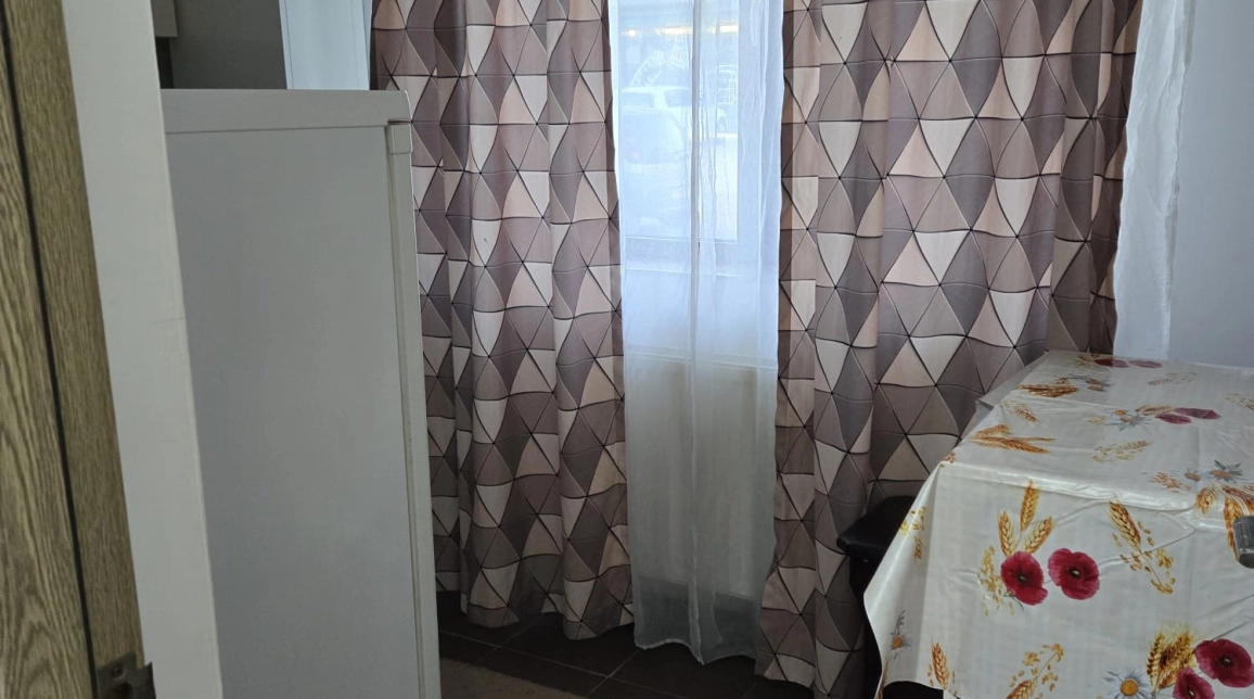 Oferta O camera, decomandat, 29 mp , de vanzare apartament in zona Valea Adanca,  5 drumuri imagine 3
