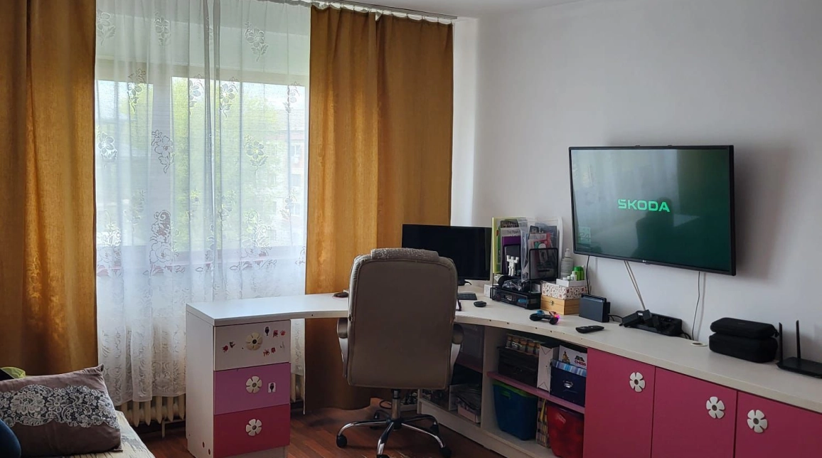 Oferta Nicolina apartament 67 mp , 3 camere, decomandat, de vanzare,  Scoala Alecu Russo  imagine 1