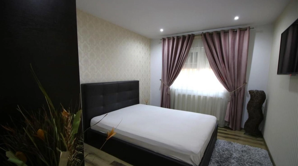 Oferta 3 camere, 150 mp , de vanzare casa in zona Miroslava,  in spate notar Miroslava imagine 5