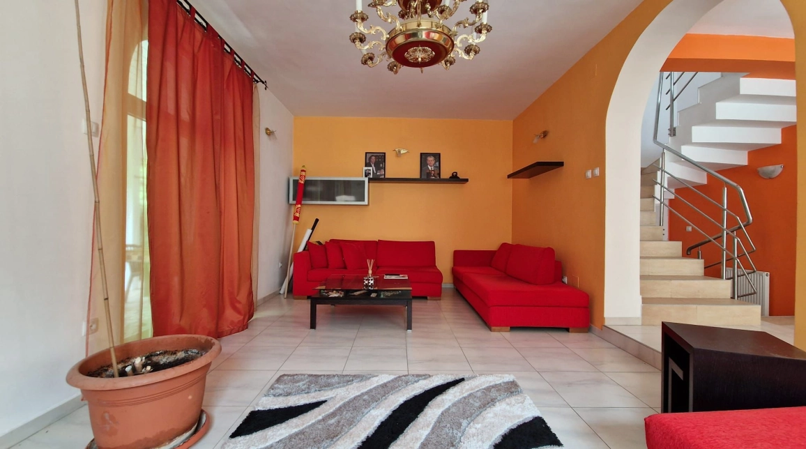 Oferta 4 camere, 180 mp , de vanzare casa in zona Bucium,   imagine 3