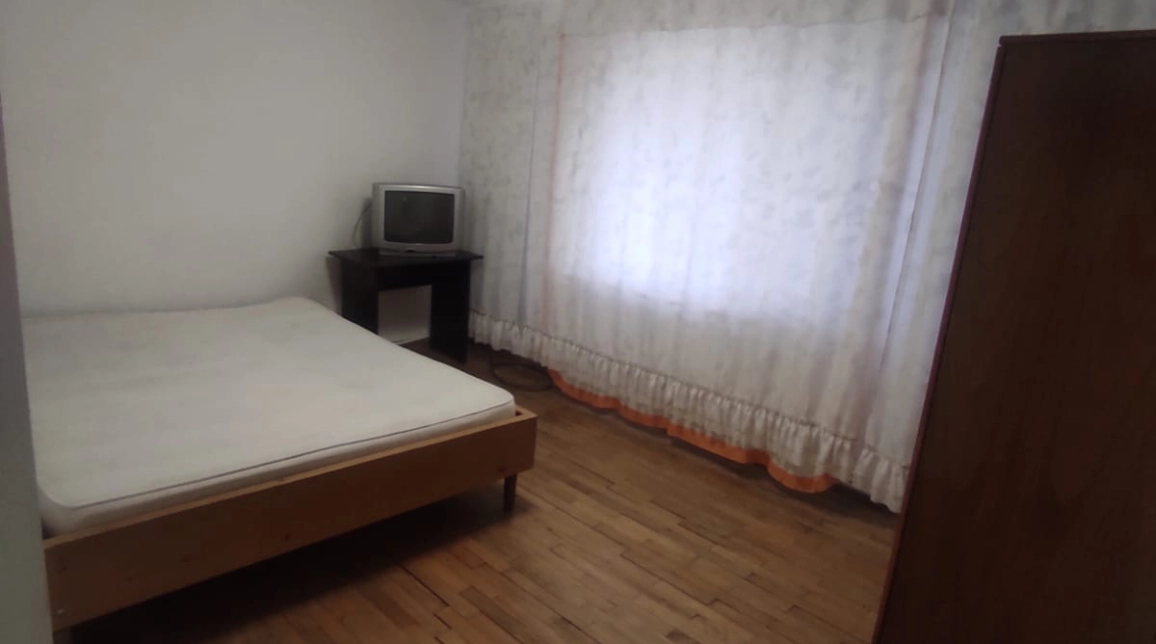 Oferta De vanzare casa, 6 camere, 170 mp , Copou,  in spate la Penitenciar imagine 1