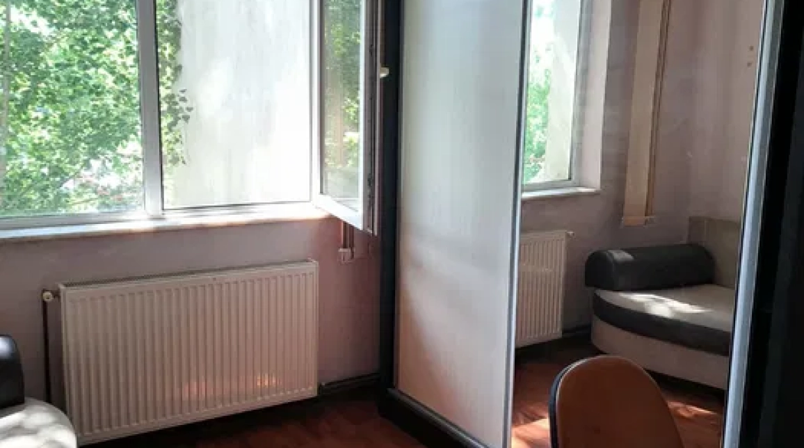 Oferta De inchiriat apartament, 2 camere, decomandat, 42 mp , Mircea cel Batran,  Liceul Economic Corp B  imagine 2
