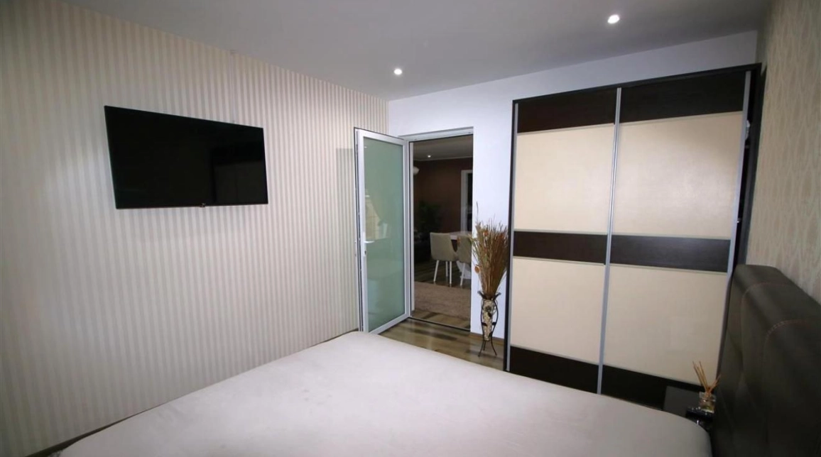 Oferta 3 camere, 150 mp , de vanzare casa in zona Miroslava,  in spate notar Miroslava imagine 3