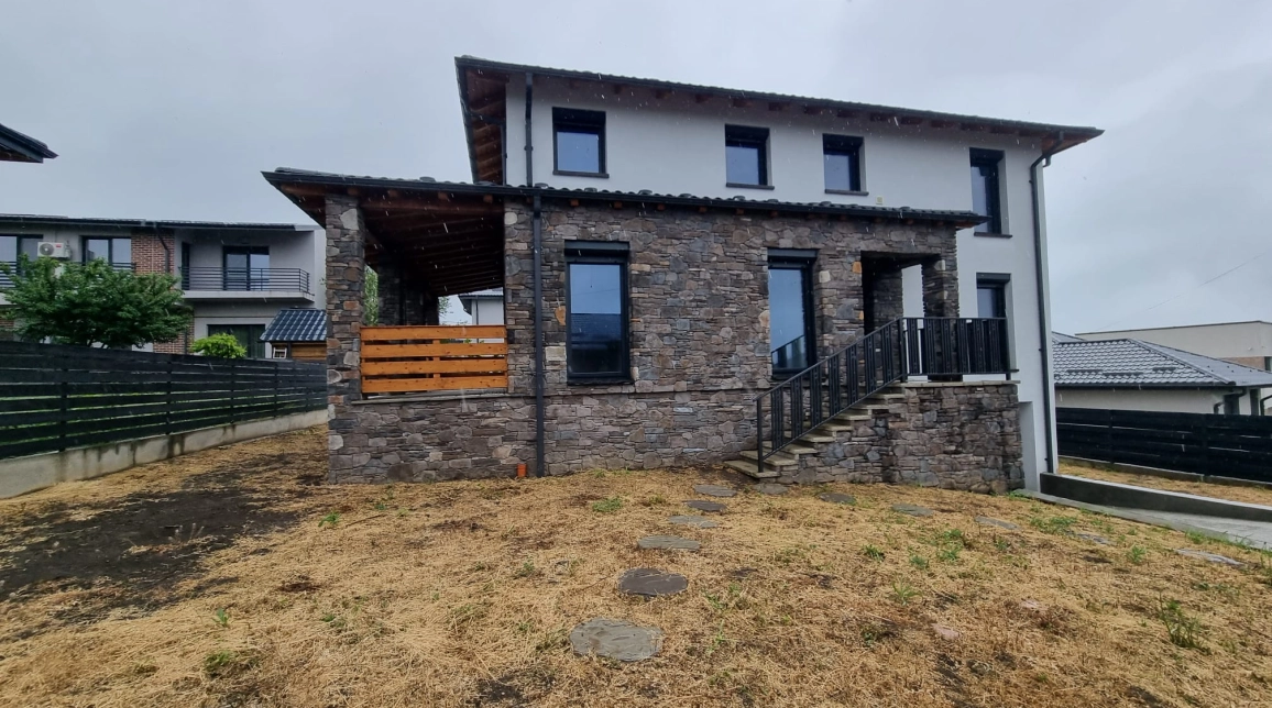 Oferta 5 camere, 177 mp , de vanzare casa in zona CUG,  5 drumuri - Valea Adanca imagine 1