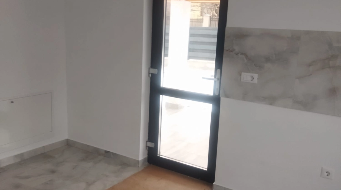 Oferta 4 camere, 106 mp , de vanzare casa in zona Valea Adanca,  mai jos de 5 drumuri imagine 8