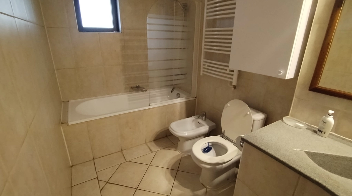 Oferta Apartament de inchiriat, 3 camere, decomandat, 98 mp , Centru,  TG Cucu imagine 11