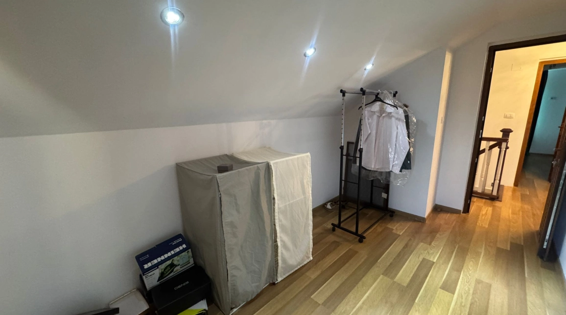 Oferta 4 camere, 194 mp , de vanzare casa in zona Tomesti,  Chicerea  inainte de Biserica imagine 8