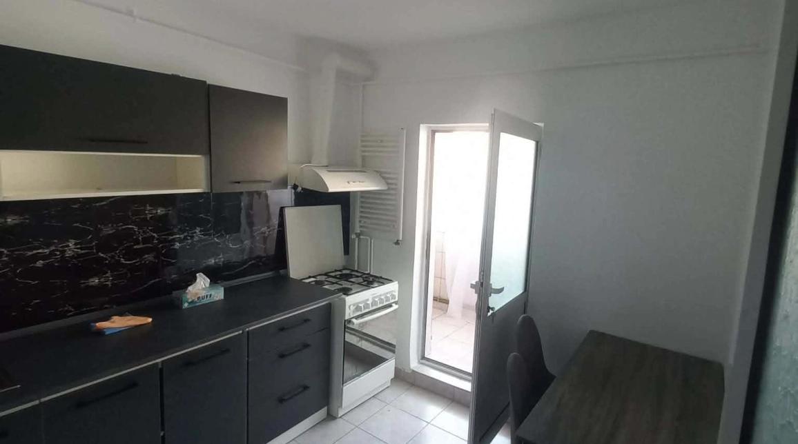 Oferta O camera, decomandat, 34 mp , de vanzare apartament in zona Tatarasi,  Piata Doi Baieti imagine 1