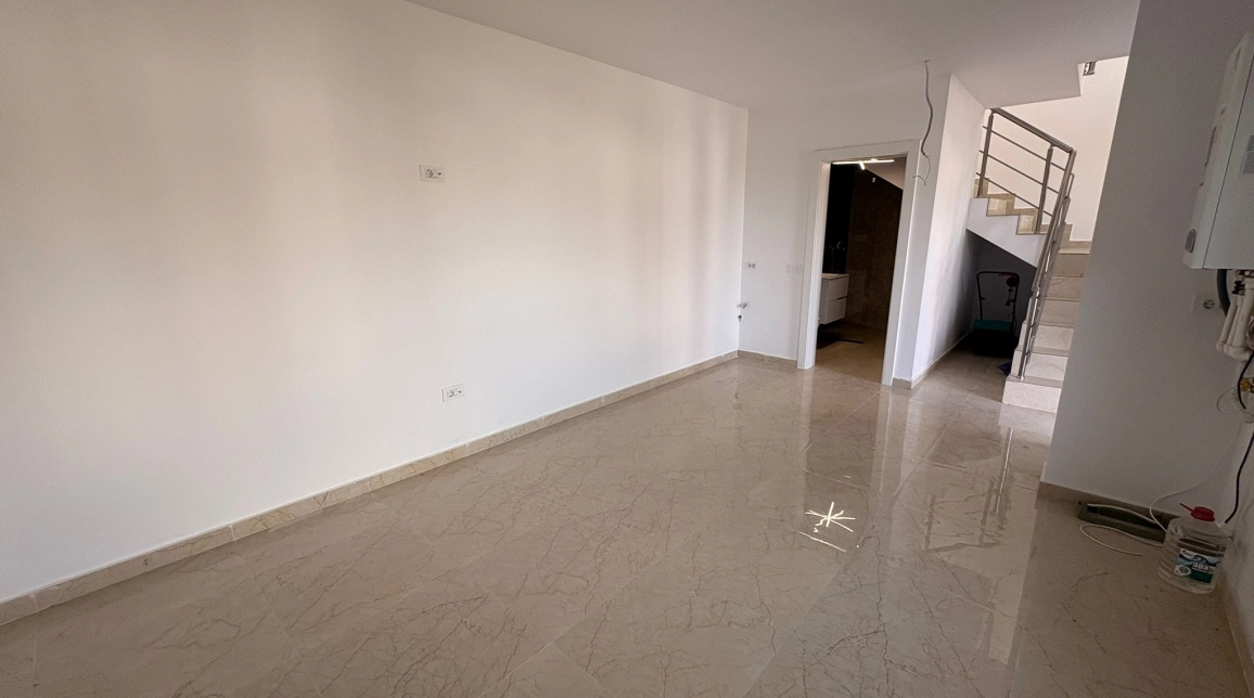 Oferta Casa de vanzare, 3 camere, 80 mp , CUG,  Valea Adanca - 5 drumuri imagine 2