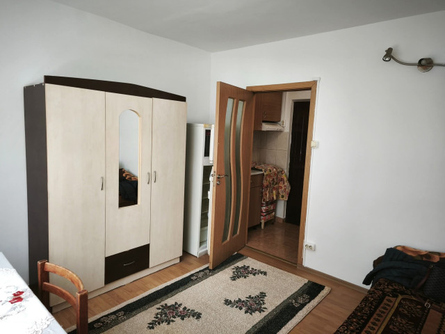 De vanzare apartament, o camera,  decomandat ,  18 mp , Pacurari,  (LUKOIL) 162452