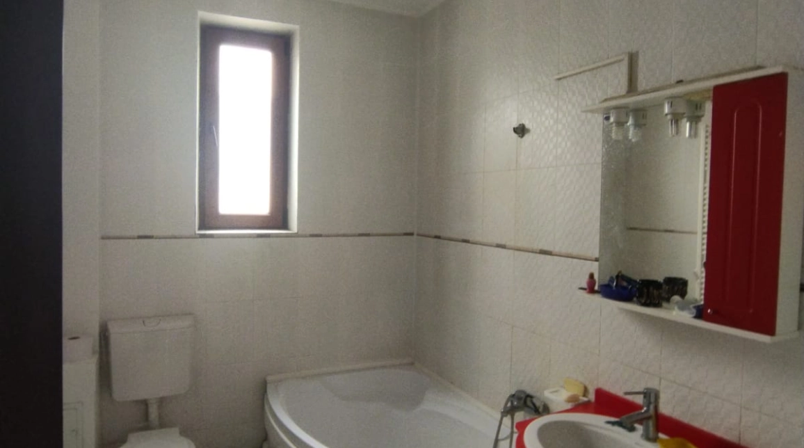 Oferta Casa de vanzare, 5 camere, 213 mp , Copou,  Dupa  liceul Agricol imagine 4