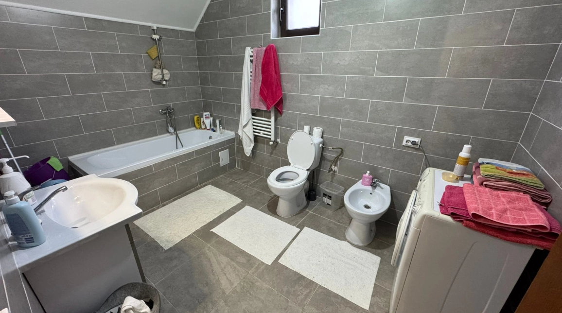 Oferta Casa de vanzare, 5 camere, 135 mp , Lunca Cetatuii,  Cartier Astoria imagine 7