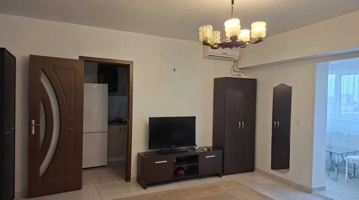 Oferta Apartament, o camera, decomandat, 40 mp , Nicolina, de inchiriat,  Lidl imagine 2