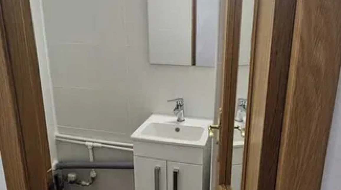 Oferta Apartament, 3 camere, decomandat, 72 mp , Nicolina, de vanzare,  Profi Clopotari  imagine 7