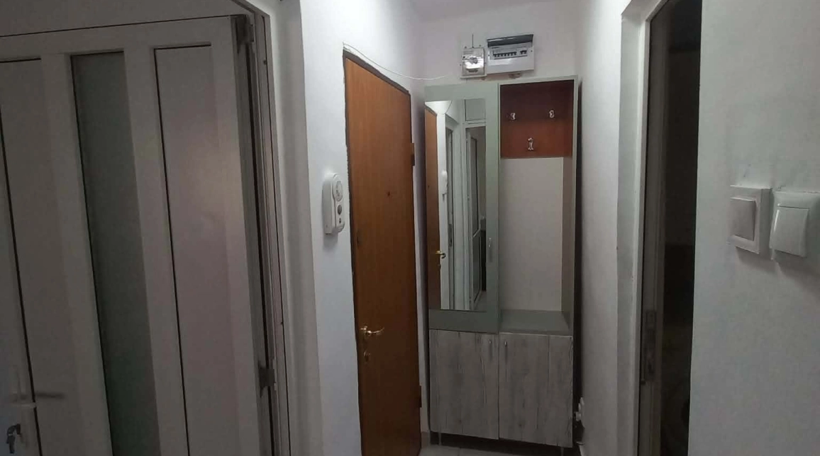 Oferta O camera, decomandat, 34 mp , de vanzare apartament in zona Tatarasi,  Piata Doi Baieti imagine 5