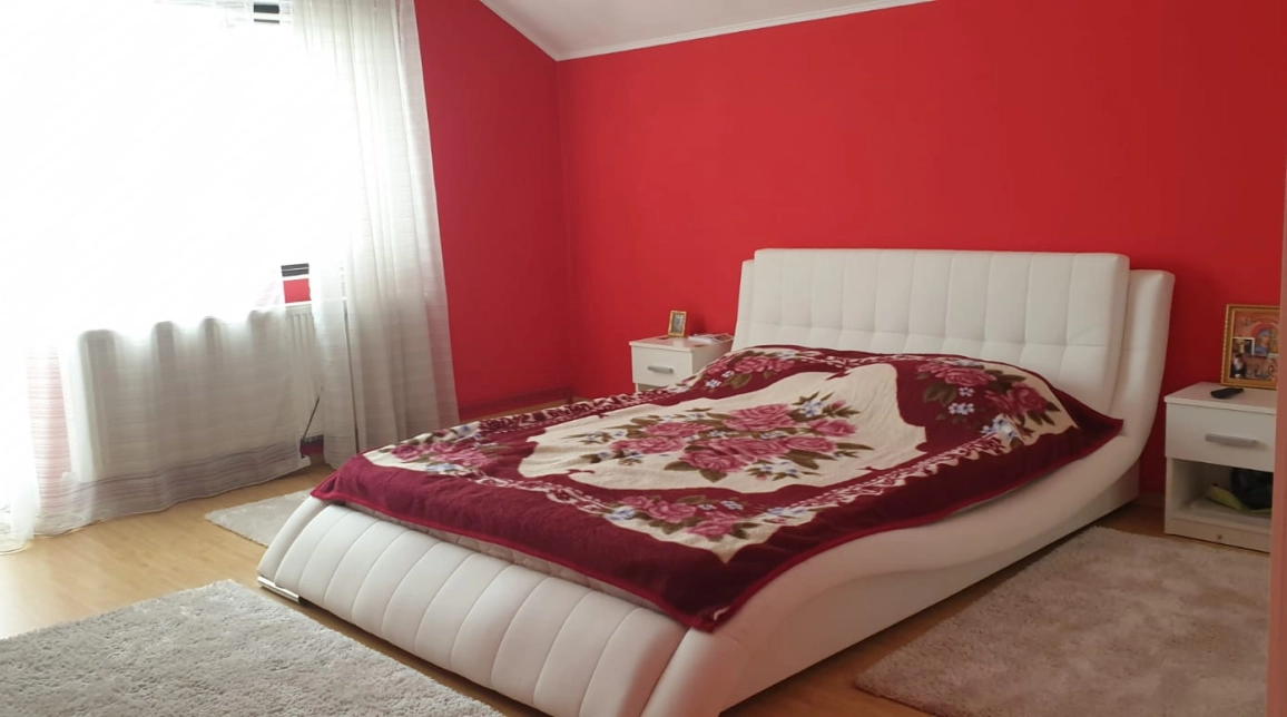 Oferta Casa de vanzare, 5 camere, 200 mp , Barnova,  dupa Pensiunea Garofita imagine 1