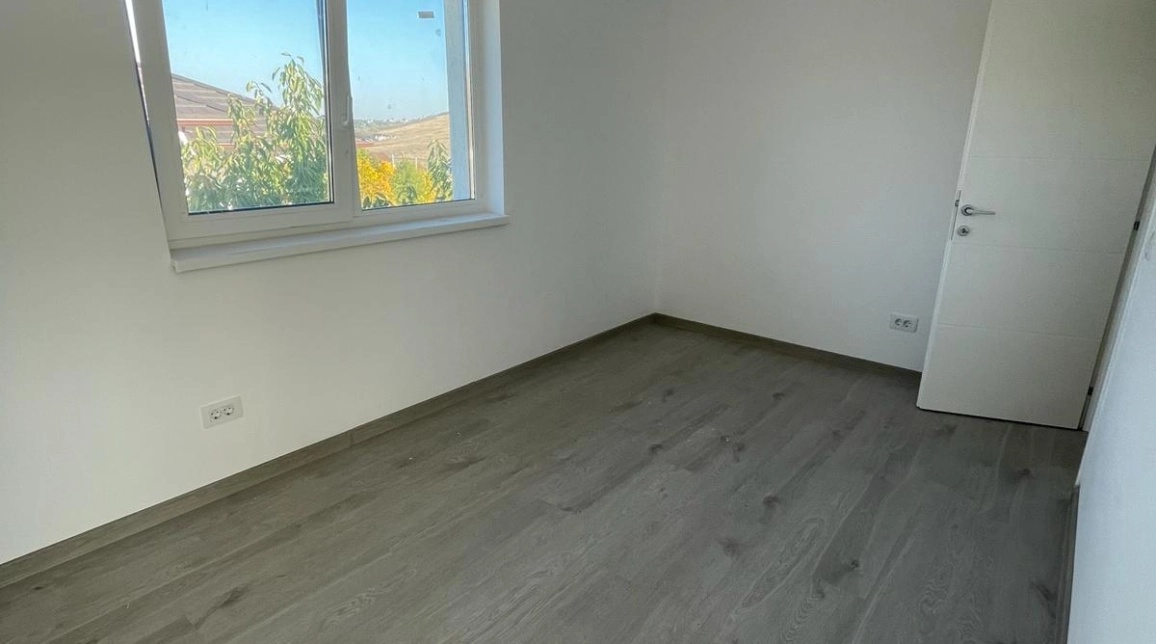 Oferta De vanzare casa, 4 camere, 106 mp , Rediu,  Restaurant Casablanca imagine 3