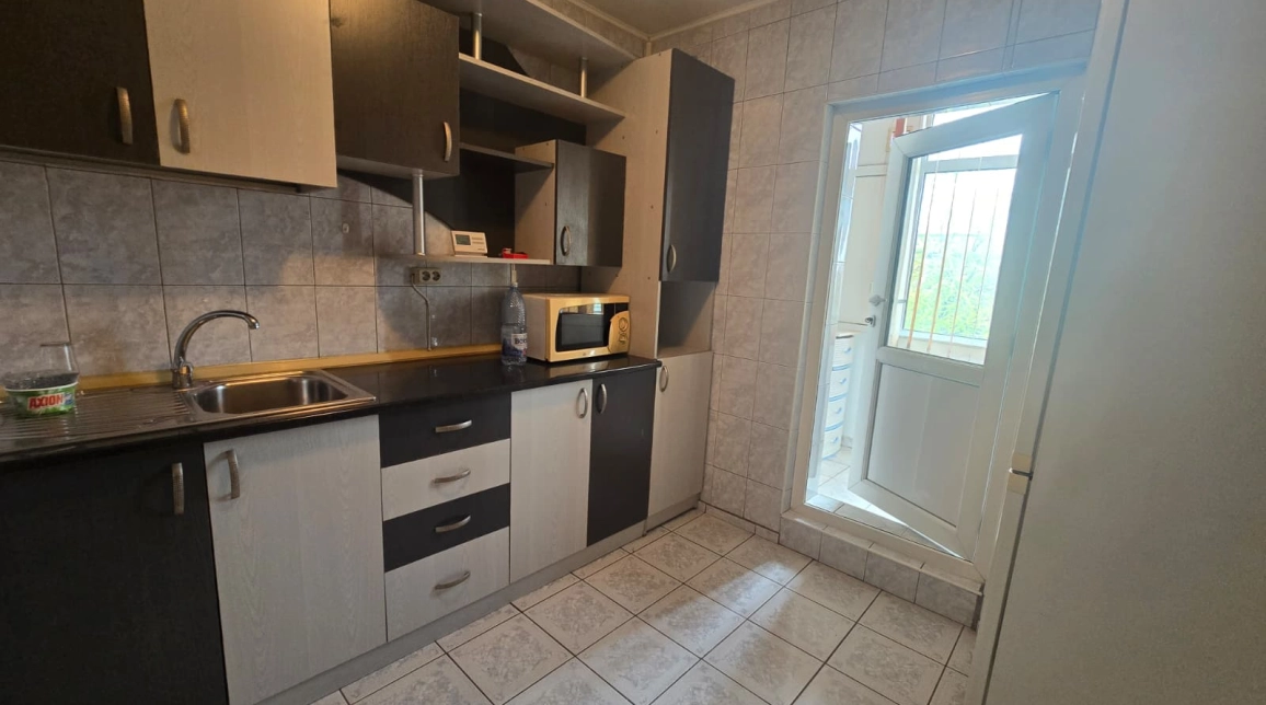 Oferta 2 camere, decomandat, 58 mp , de vanzare apartament in zona Nicolina,  NICOLINA 2 PRIMA STATIE imagine 3