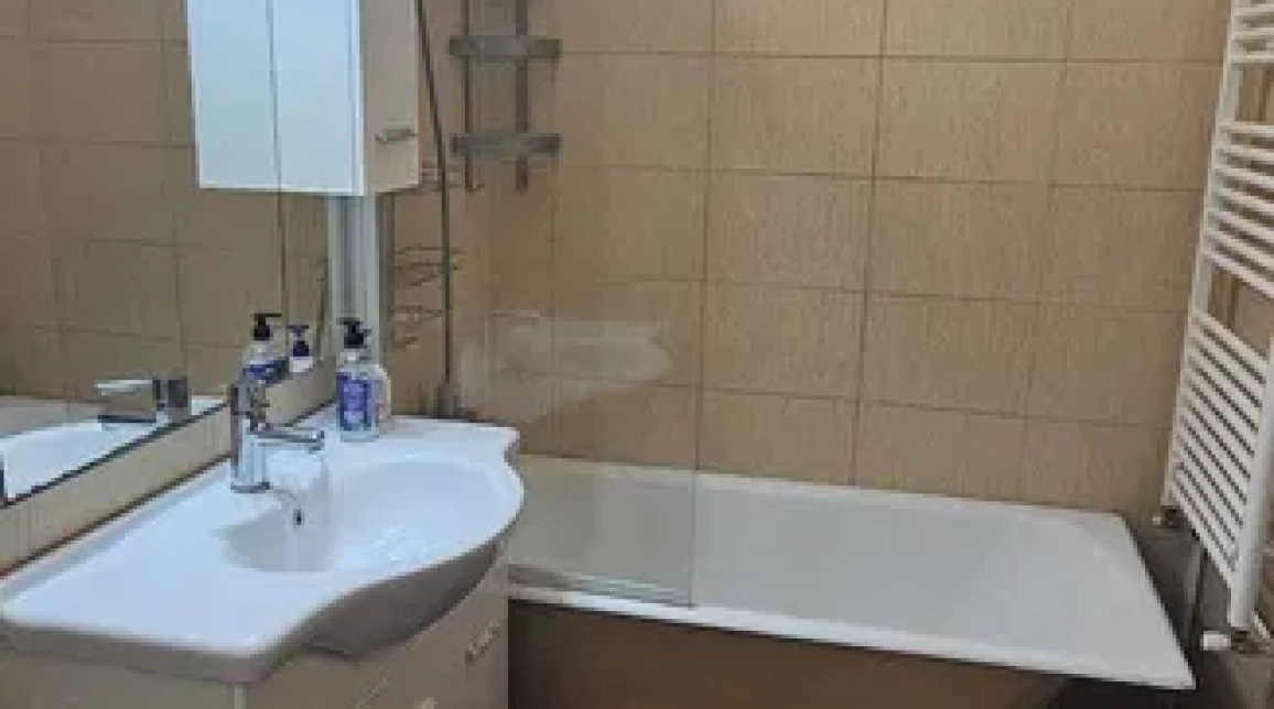 Oferta Apartament, 3 camere, decomandat, 72 mp , Nicolina, de vanzare,  Profi Clopotari  imagine 8