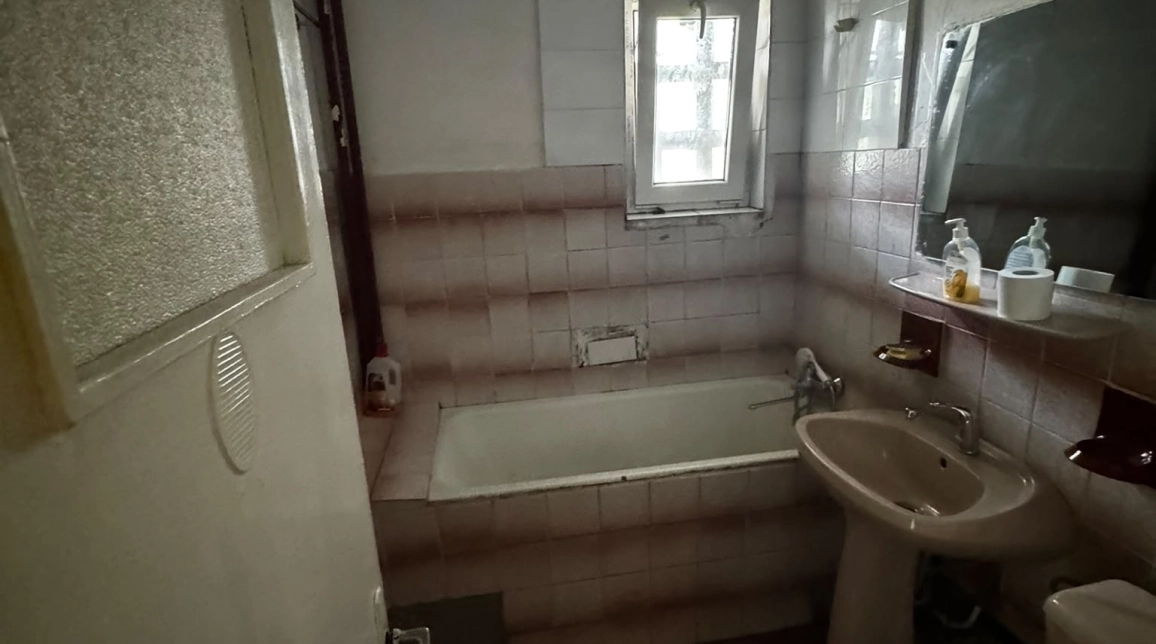 Oferta Apartament, 3 camere, semidecomandat, 65 mp , Podu Ros, de vanzare,  Sensul Giratoriu imagine 2