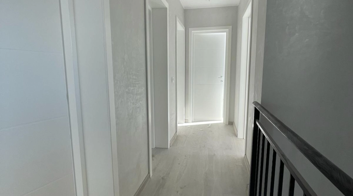 Oferta De vanzare casa, 4 camere, 106 mp , Rediu,  Restaurant Casablanca imagine 6