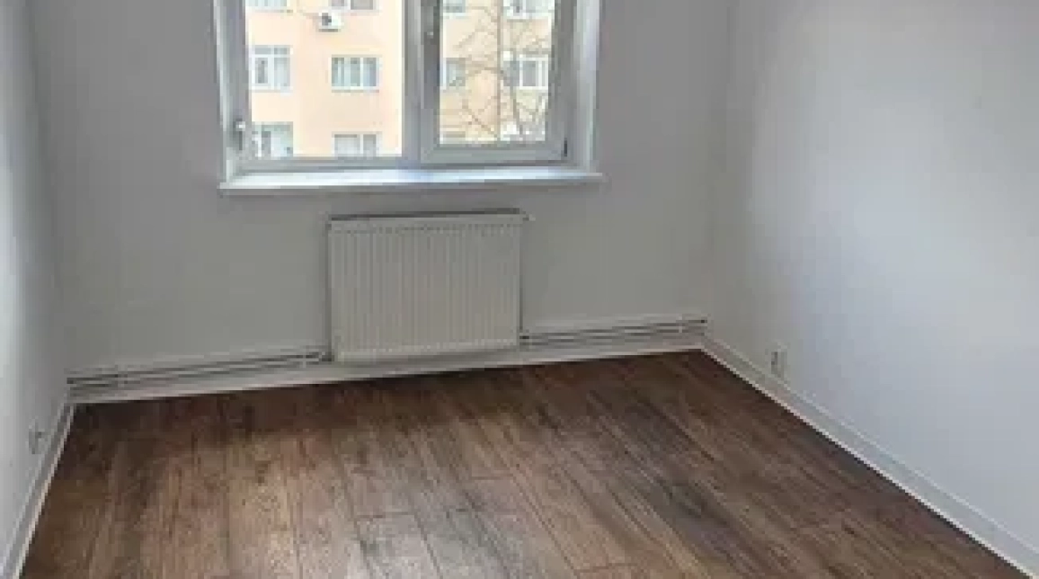 Oferta Apartament, 3 camere, decomandat, 72 mp , Nicolina, de vanzare,  Profi Clopotari  imagine 4