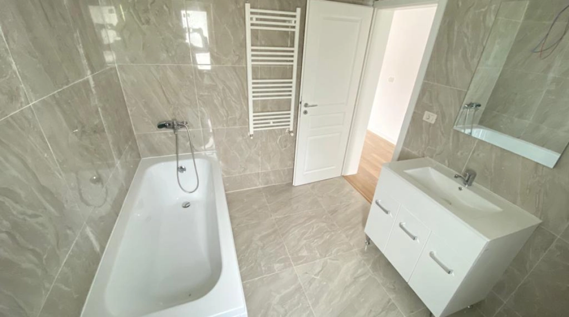 Oferta De vanzare casa, 4 camere, 100 mp , Miroslava,  La 2 km de Primaria Miroslava imagine 7