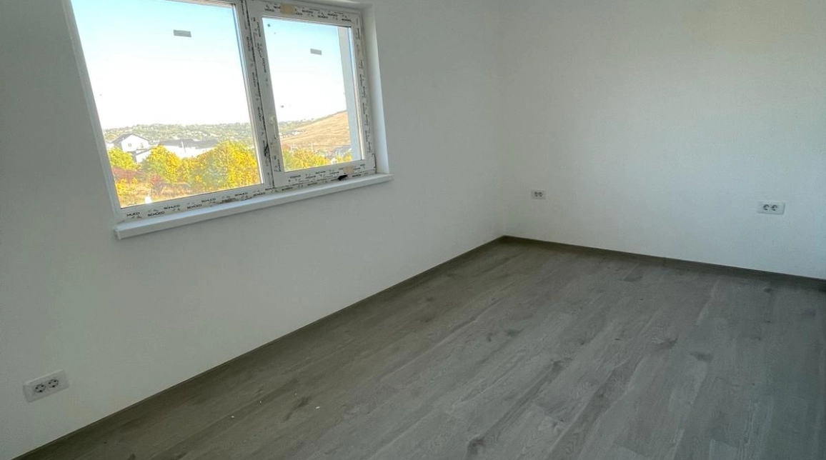 Oferta De vanzare casa, 4 camere, 106 mp , Rediu,  Restaurant Casablanca imagine 2