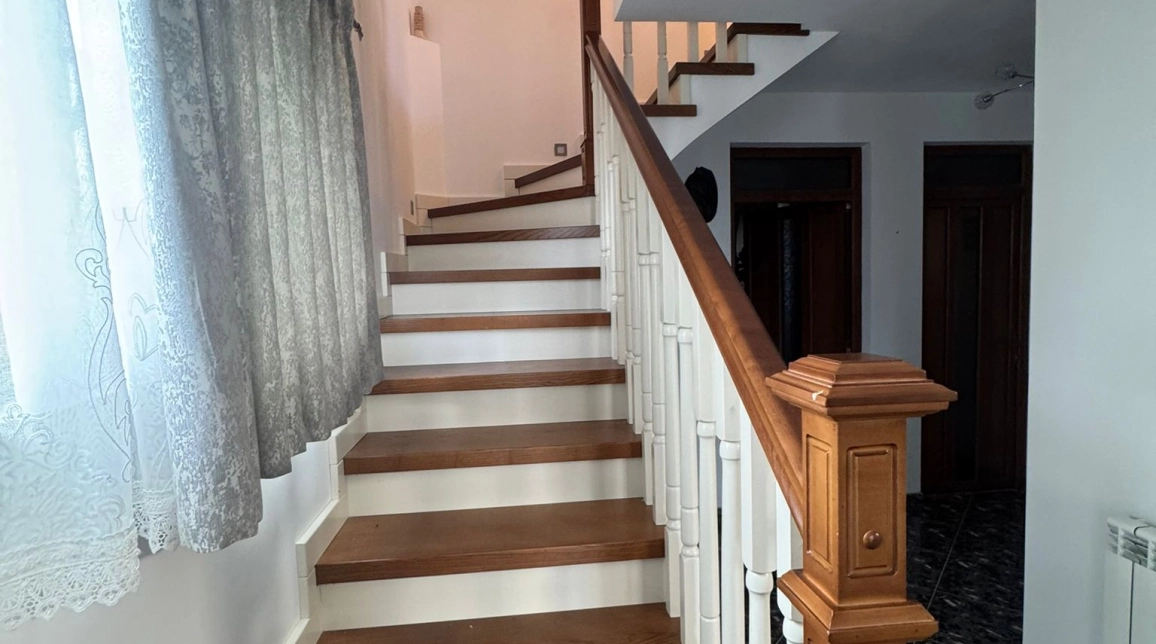 Oferta 4 camere, 194 mp , de vanzare casa in zona Tomesti,  Chicerea  inainte de Biserica imagine 9