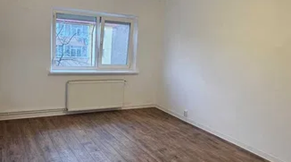 Oferta Apartament, 3 camere, decomandat, 72 mp , Nicolina, de vanzare,  Profi Clopotari  imagine 6