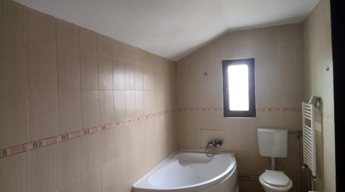 Oferta Casa de vanzare, 5 camere, 213 mp , Copou,  Dupa  liceul Agricol imagine 10