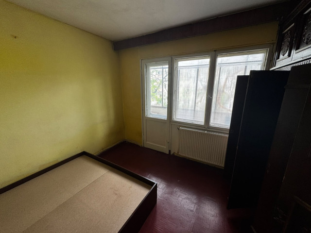 Apartament, 3 camere,  semidecomandat ,  65 mp , Podu Ros, de vanzare,  (Sensul Giratoriu) 162751