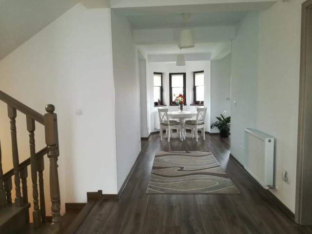 Valea Lupului vila 230mp, 6 camere,  de vanzare,  (Str Victoriei ) 152914