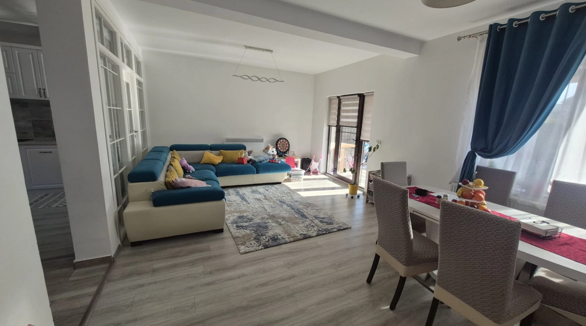 Oferta De vanzare casa, 4 camere, 110 mp , Miroslava,  Transanapet imagine 2