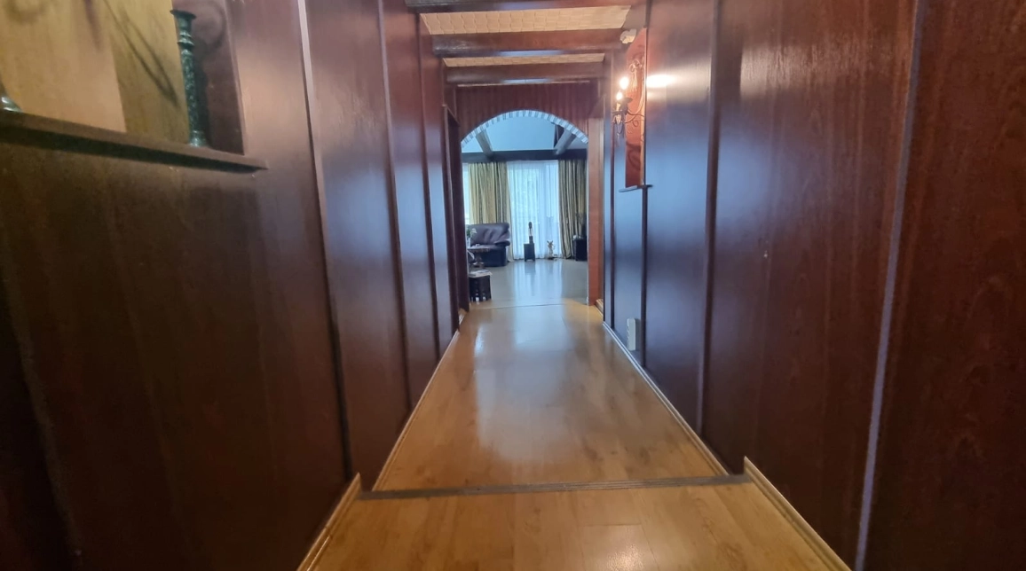 Oferta 7 camere, 240 mp , de vanzare casa in zona Sararie,  dupa spital Arcadia imagine 9